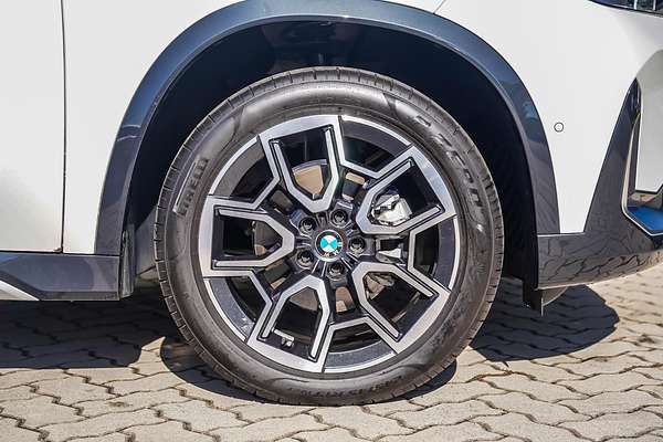 2024 BMW X1 sDrive18i U11