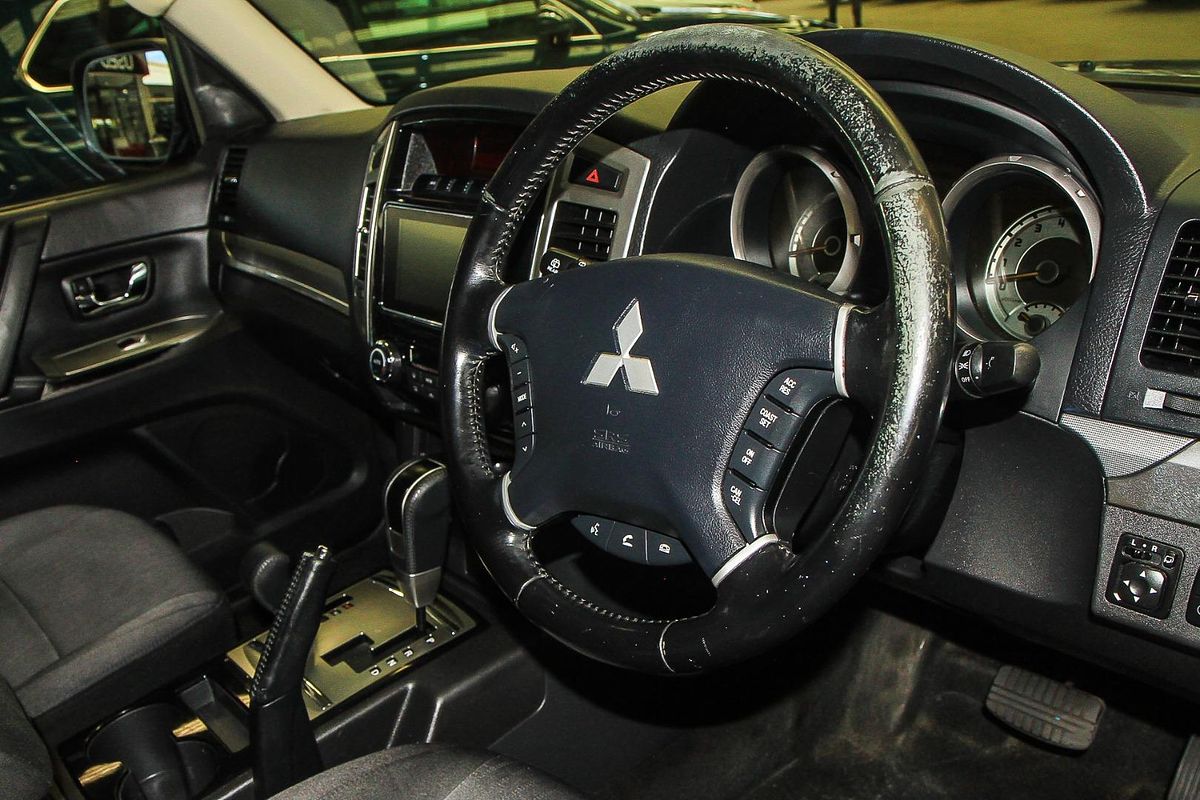 2017 Mitsubishi Pajero GLX NX