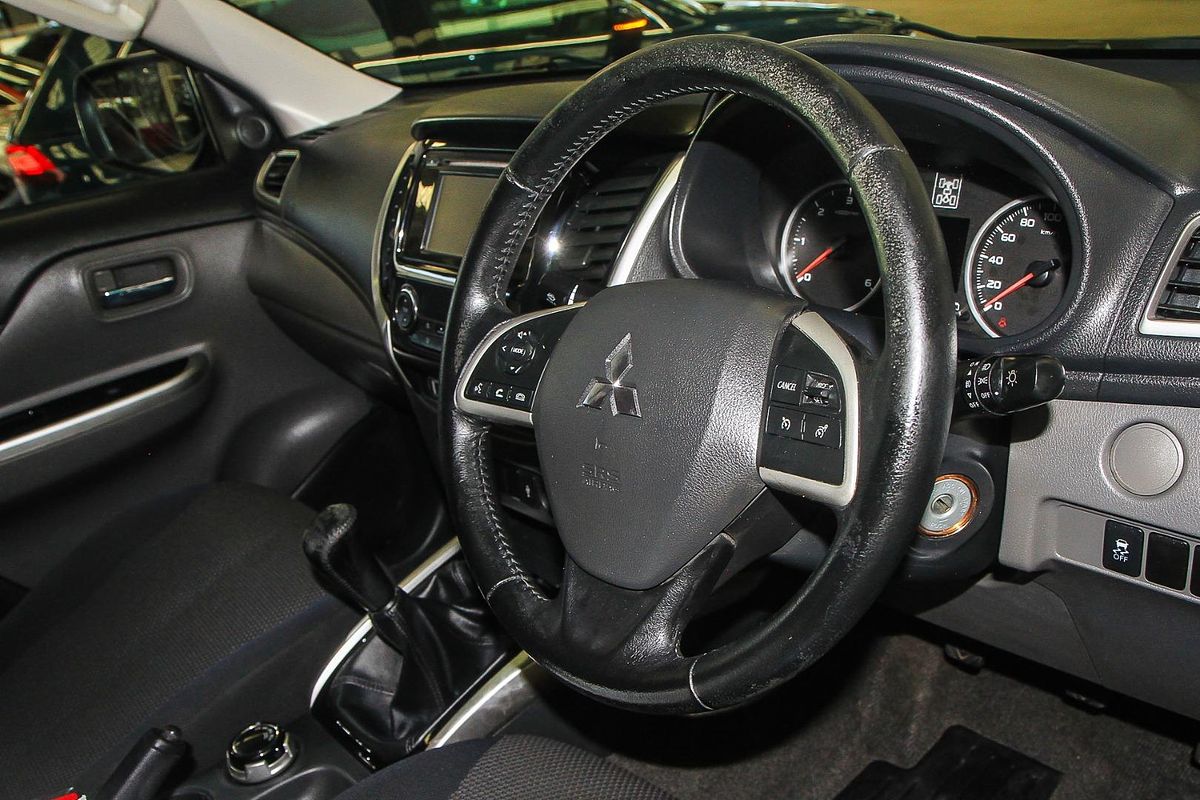 2015 Mitsubishi Triton GLS MQ 4X4