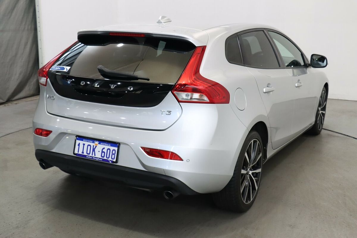 2016 Volvo V40 T3 Momentum