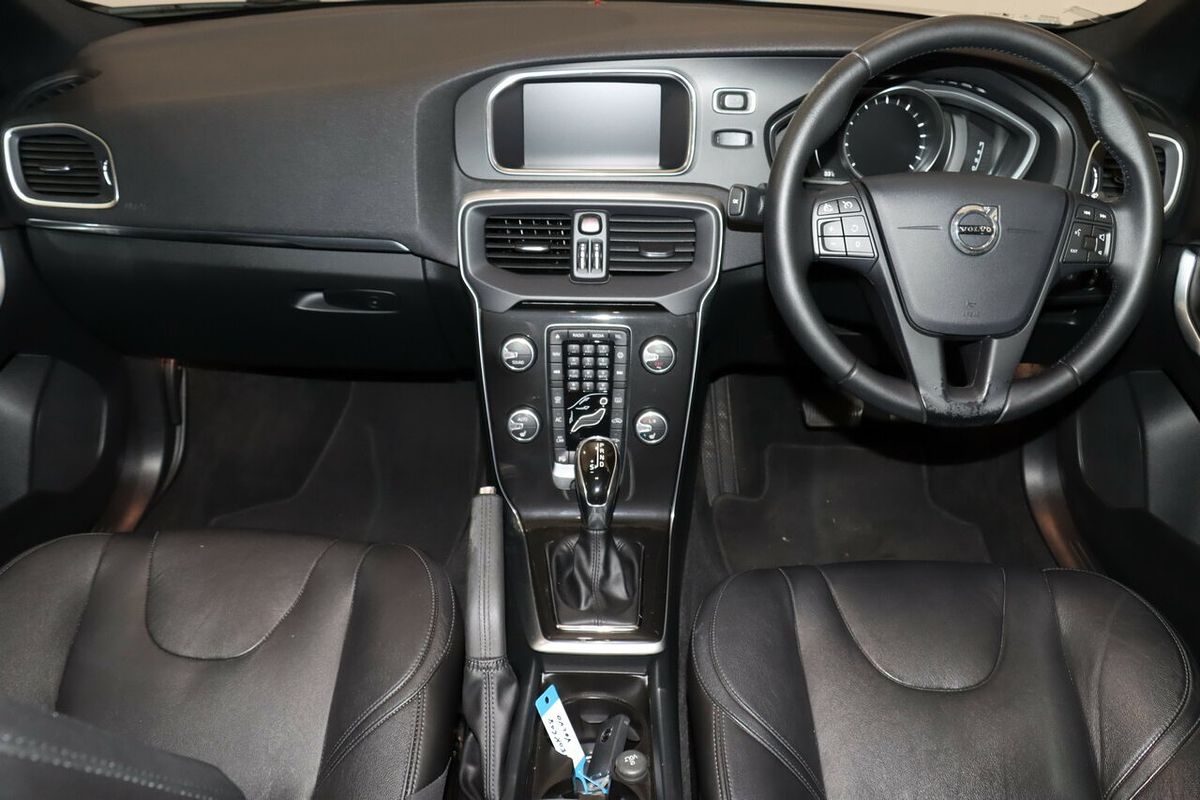 2016 Volvo V40 T3 Momentum