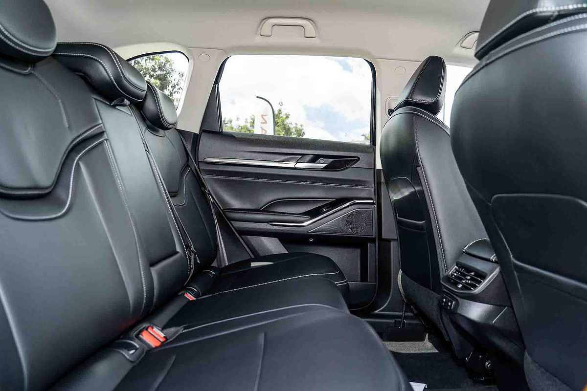 2022 GWM H6 Lux B01