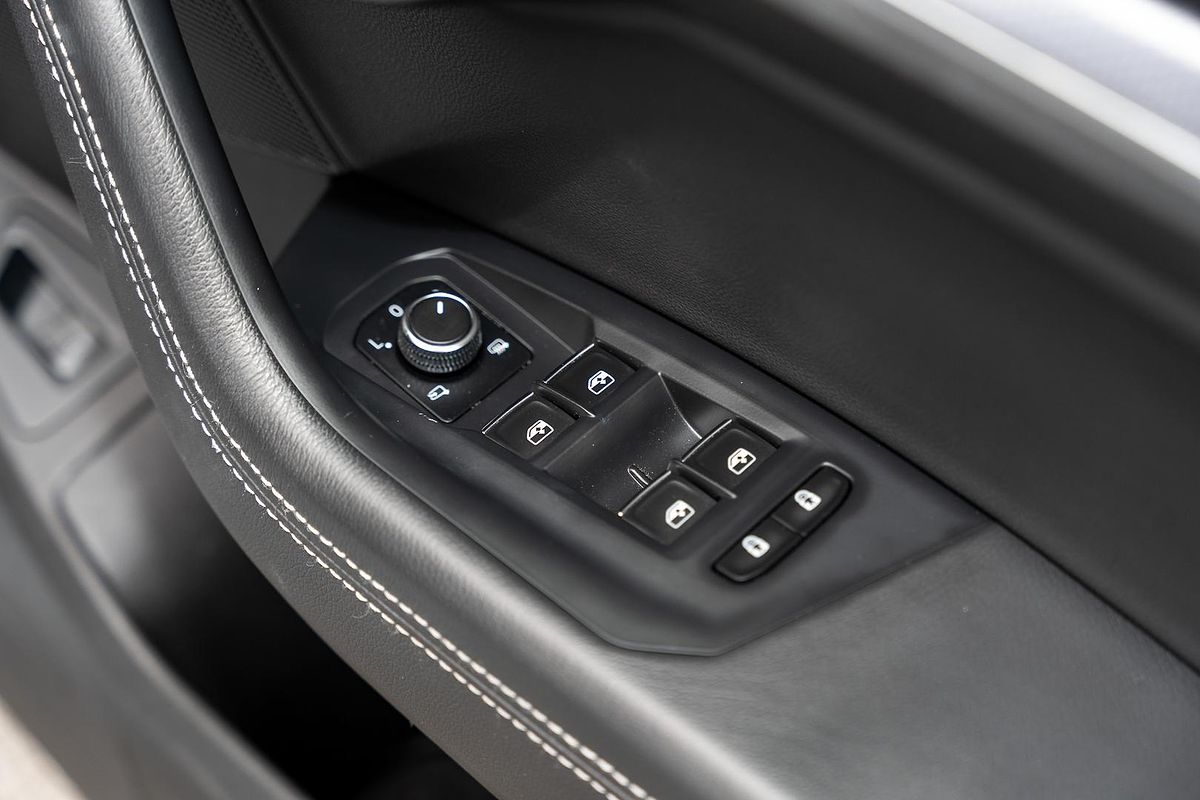 2023 Volkswagen Touareg 210TDI R-Line CR