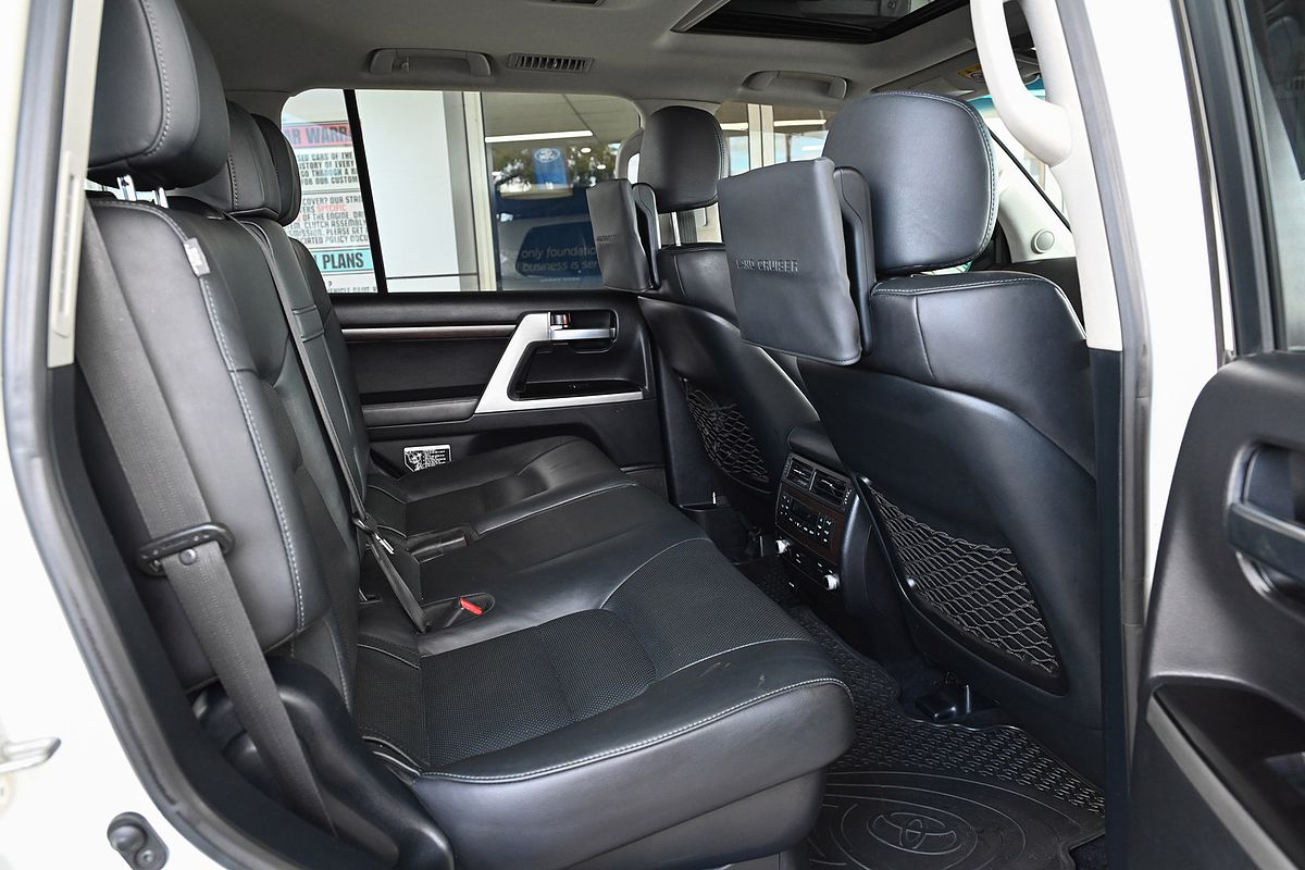 2016 Toyota Landcruiser Sahara VDJ200R