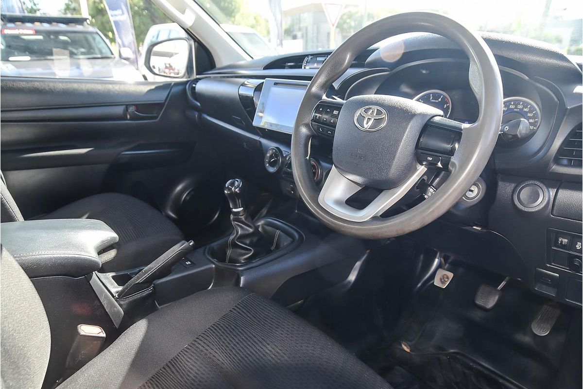 2017 Toyota Hilux SR GUN126R 4X4
