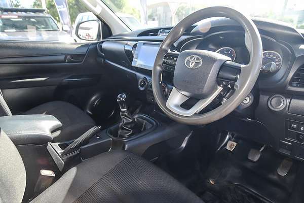 2017 Toyota Hilux SR GUN126R 4X4