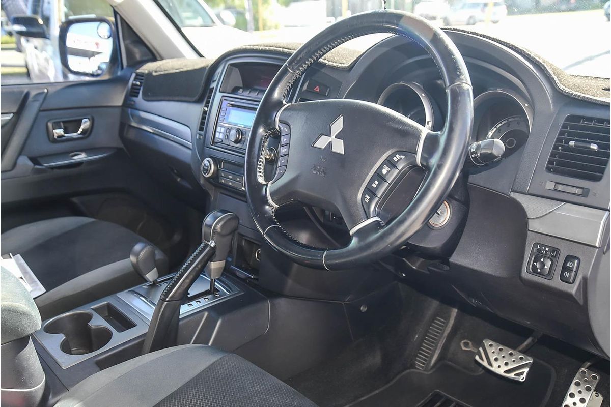 2007 Mitsubishi Pajero VR-X NS