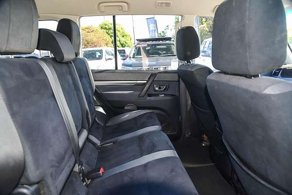 2007 Mitsubishi Pajero VR-X NS