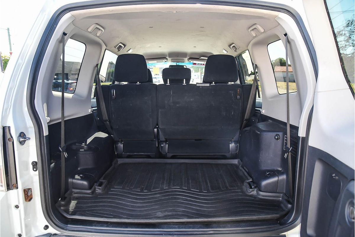 2007 Mitsubishi Pajero VR-X NS