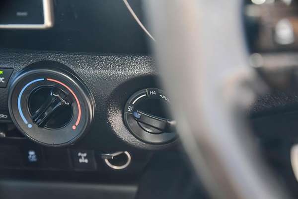 2017 Toyota Hilux SR GUN126R 4X4