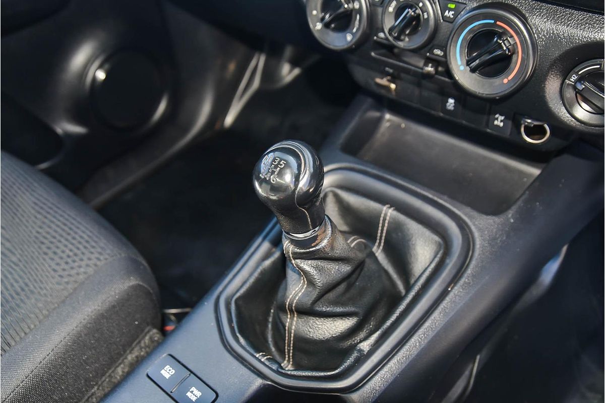 2017 Toyota Hilux SR GUN126R 4X4