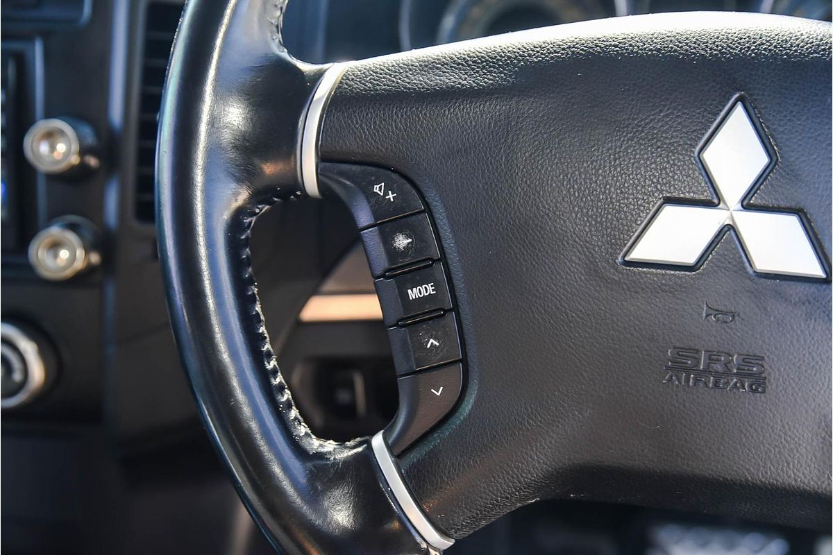2007 Mitsubishi Pajero VR-X NS