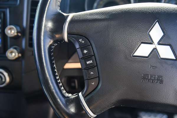 2007 Mitsubishi Pajero VR-X NS