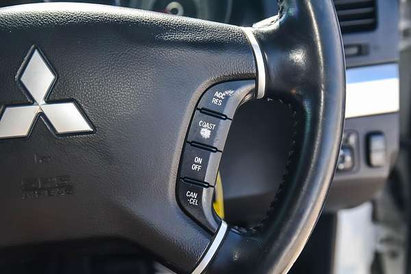 2007 Mitsubishi Pajero VR-X NS