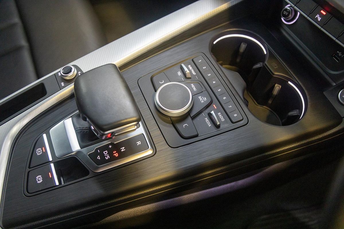 2019 Audi A4 40 TFSI S line B9
