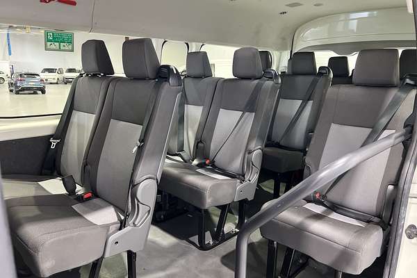 2022 Toyota Hiace Commuter GDH322R