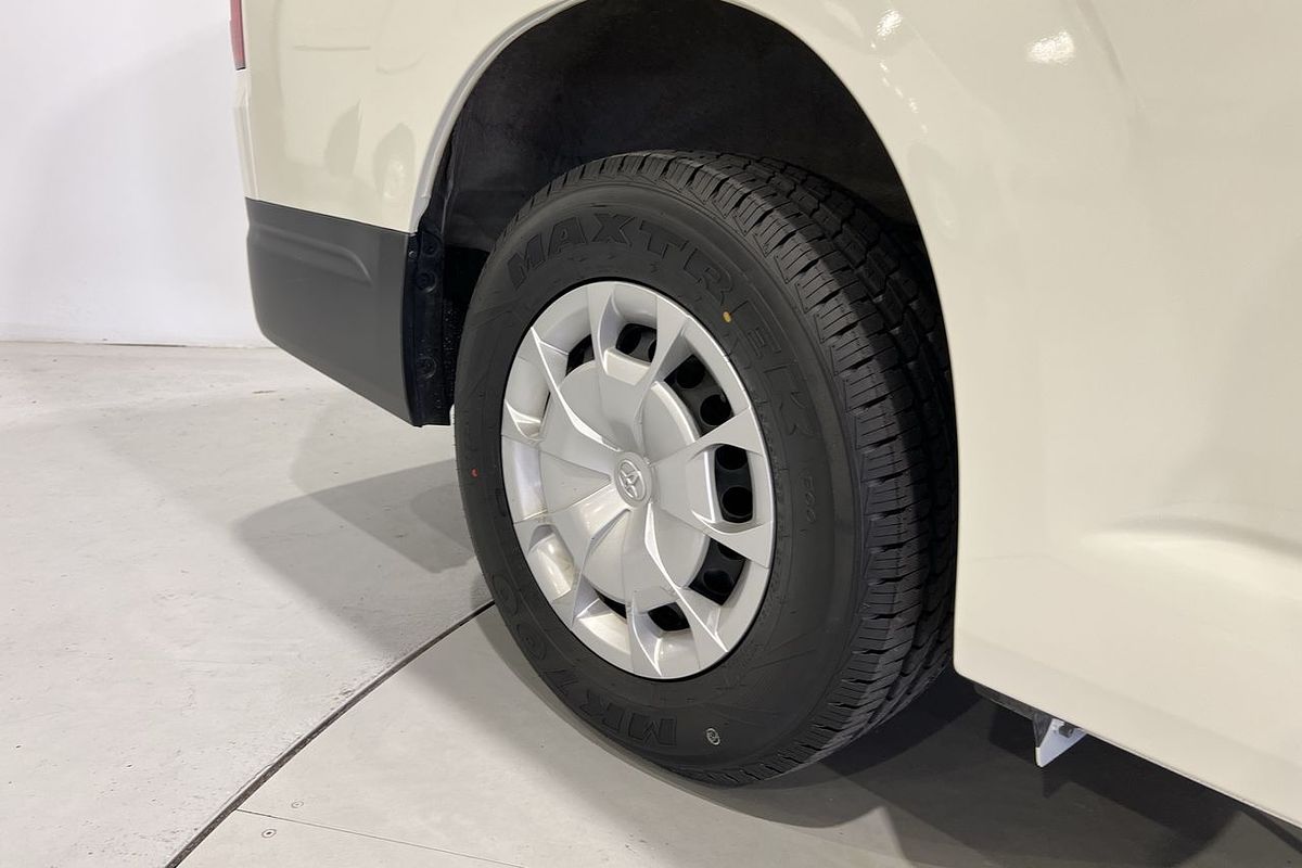 2022 Toyota Hiace Commuter GDH322R