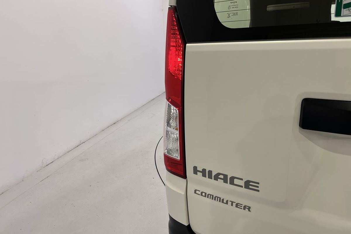 2022 Toyota Hiace Commuter GDH322R