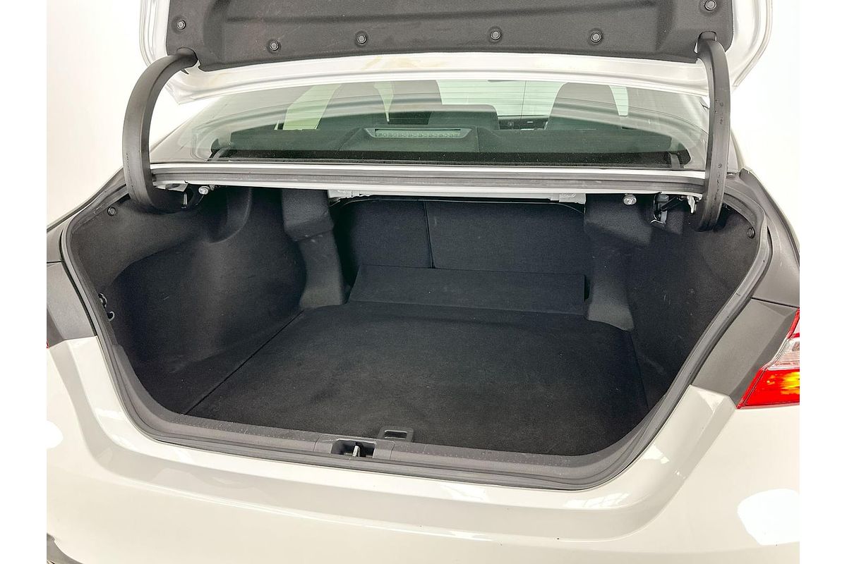 2019 Toyota Camry Ascent ASV70R