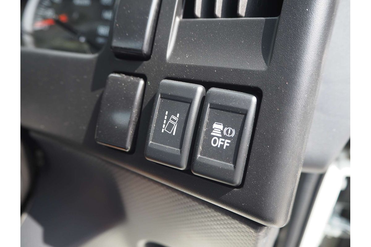 2025 Isuzu NLR 45-150 AMT MWB Traypack NO ADBLUE  4x2