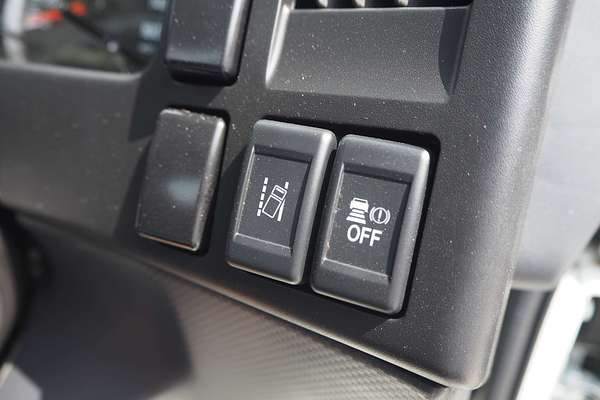 2025 Isuzu NLR 45-150 AMT MWB Traypack NO ADBLUE  4x2