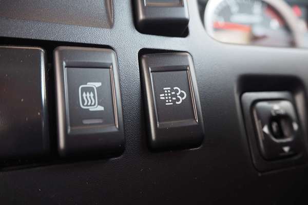2025 Isuzu NLR 45-150 AMT MWB Traypack NO ADBLUE  4x2