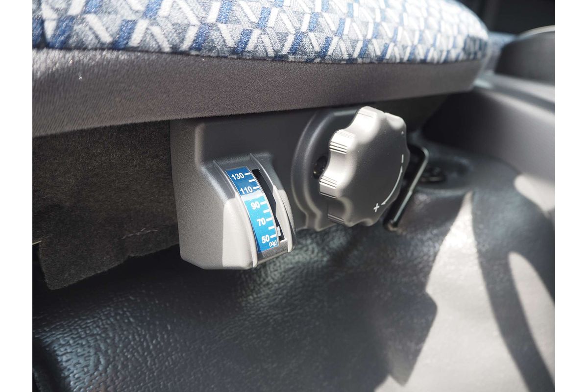 2025 Isuzu NLR 45-150 AMT MWB Traypack NO ADBLUE  4x2