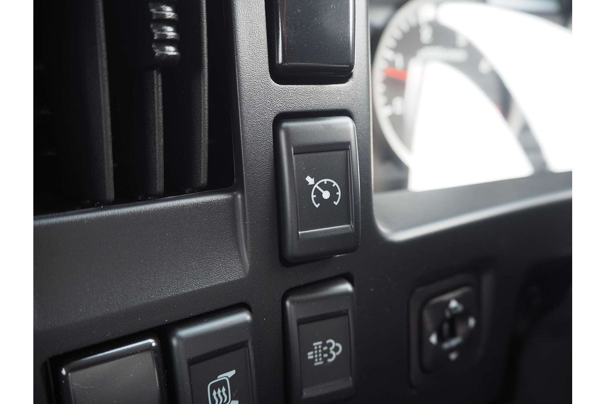 2025 Isuzu NLR 45-150 AMT MWB Traypack NO ADBLUE  4x2