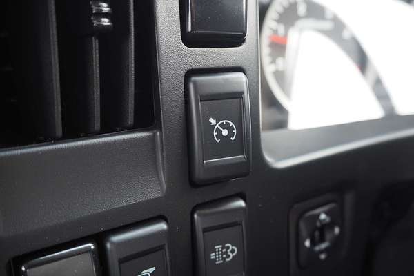 2025 Isuzu NLR 45-150 AMT MWB Traypack NO ADBLUE  4x2