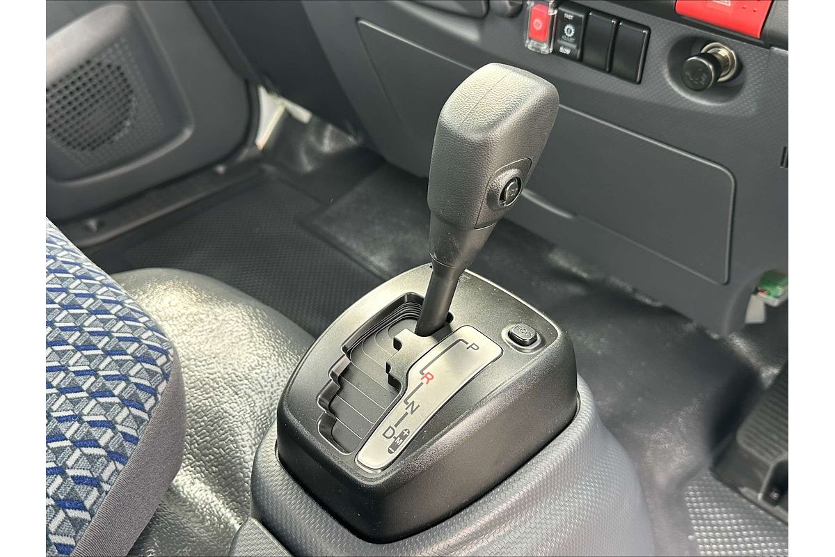 2025 Isuzu NLR 45-150 AMT MWB Traypack NO ADBLUE  4x2