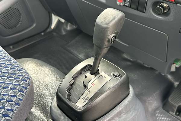 2025 Isuzu NLR 45-150 AMT MWB Traypack NO ADBLUE  4x2