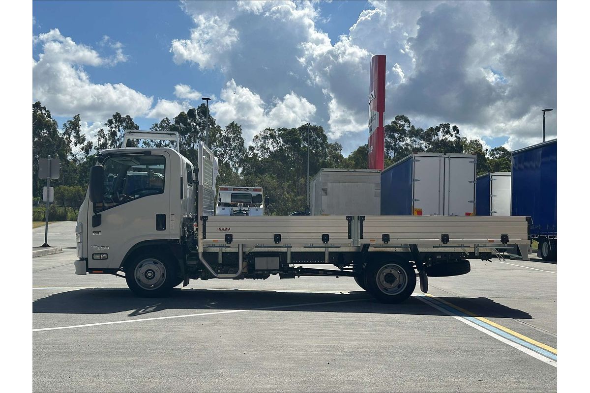 2025 Isuzu NLR 45-150 AMT MWB Traypack NO ADBLUE  4x2