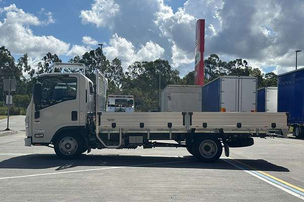 2025 Isuzu NLR 45-150 AMT MWB Traypack NO ADBLUE  4x2