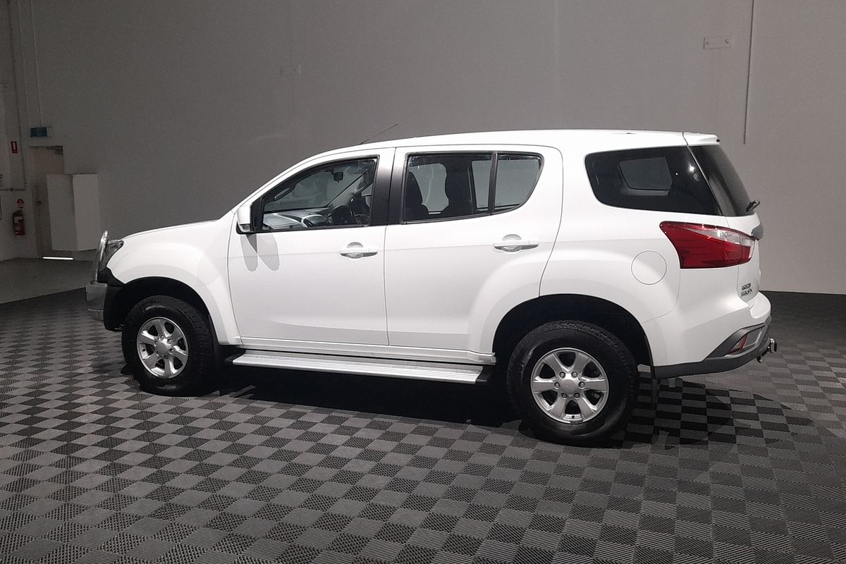 2020 Isuzu MU-X LS-M