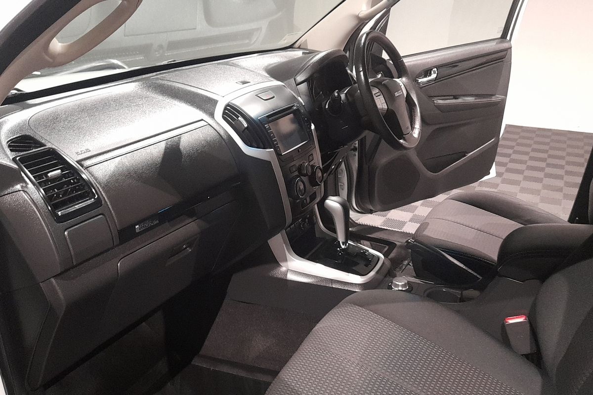 2020 Isuzu MU-X LS-M