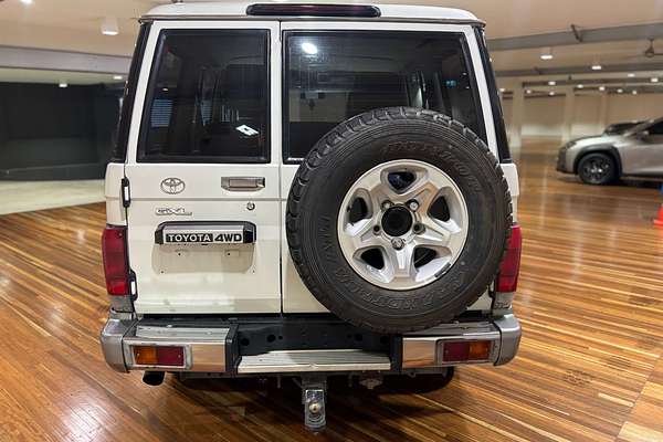 2014 Toyota Landcruiser GXL VDJ76R