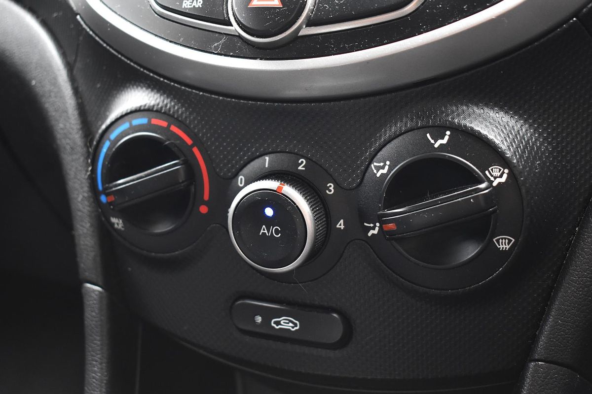 2019 Hyundai Accent Sport RB6