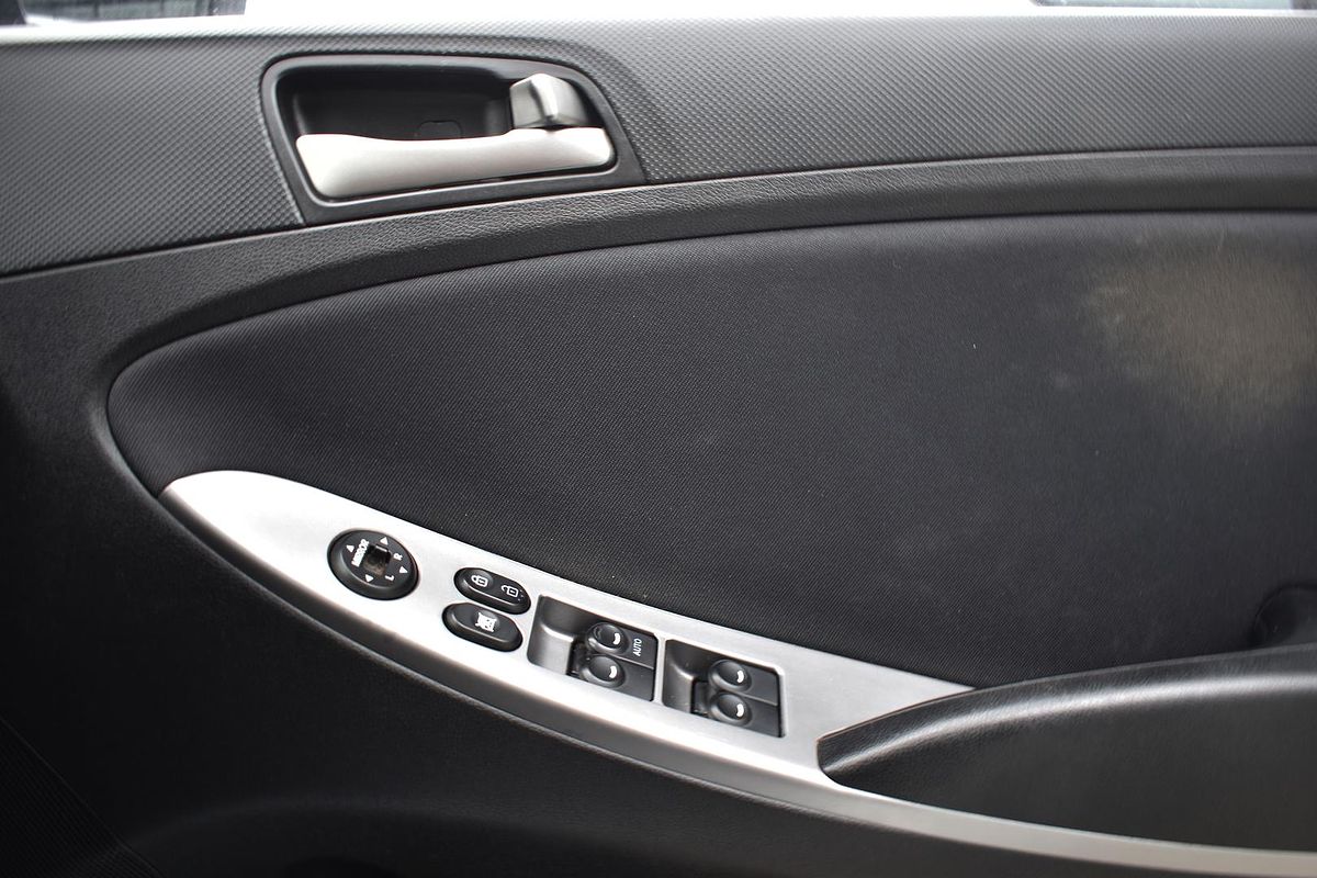 2019 Hyundai Accent Sport RB6
