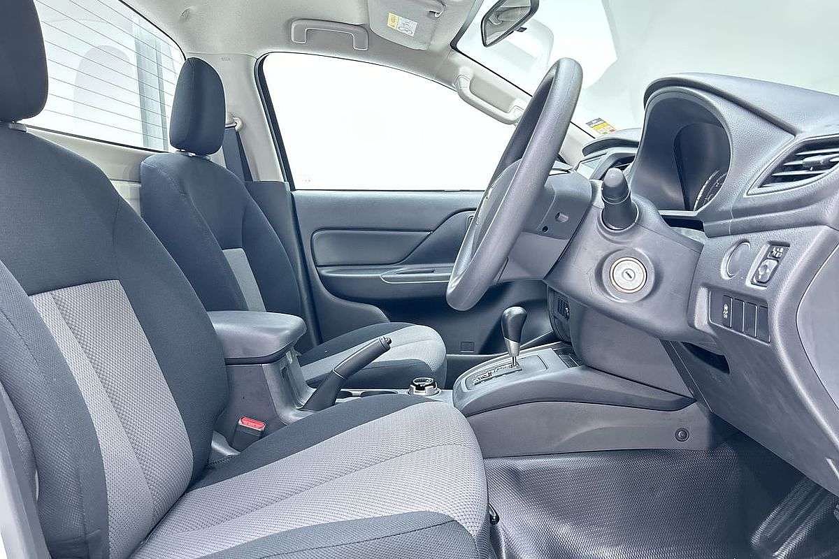 2023 Mitsubishi Triton GLX MR 4X4