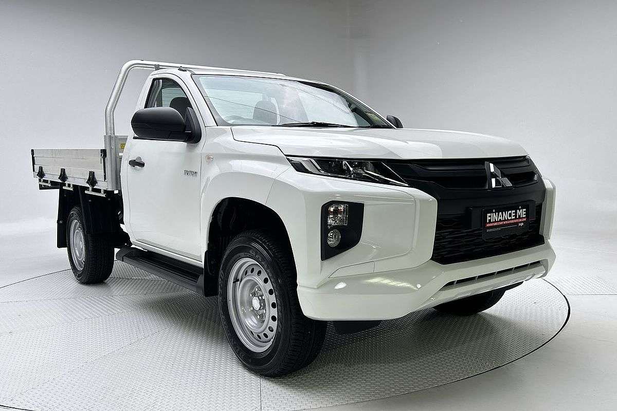 2024 Mitsubishi Triton GLX MR 4X4