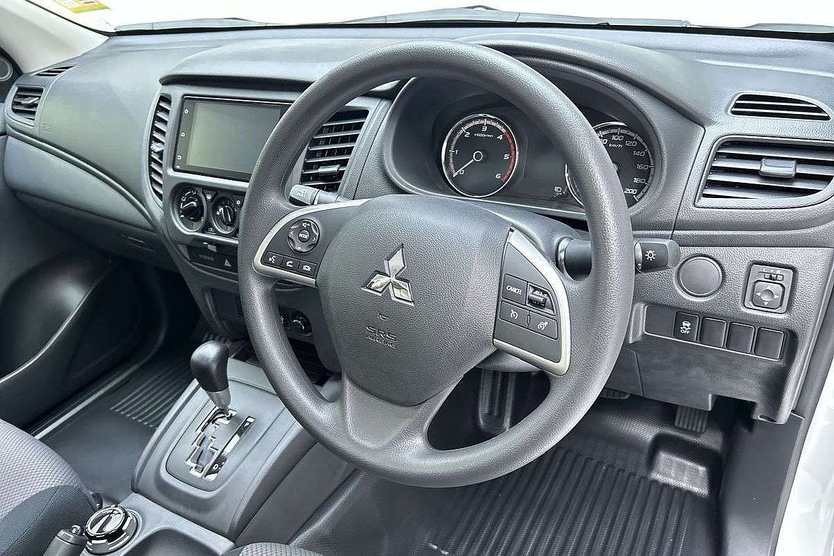 2024 Mitsubishi Triton GLX MR 4X4