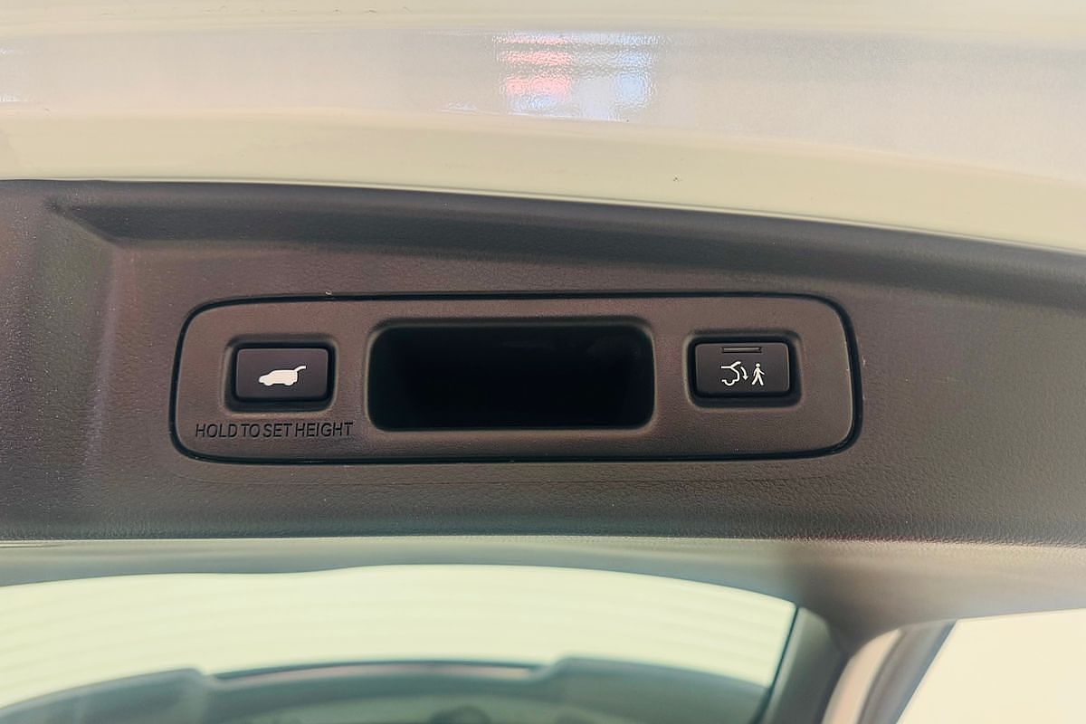 Honda CR-V. 5 Doors Auto VTIX 24