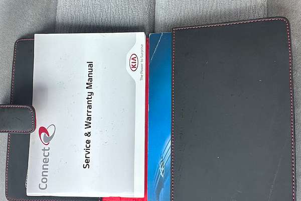 2013 Kia Grand Carnival Si VQ