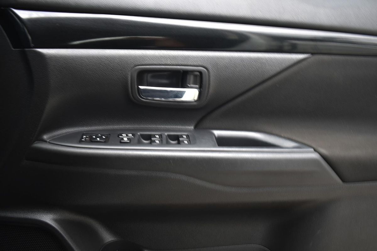 2021 Mitsubishi Outlander ES ZL