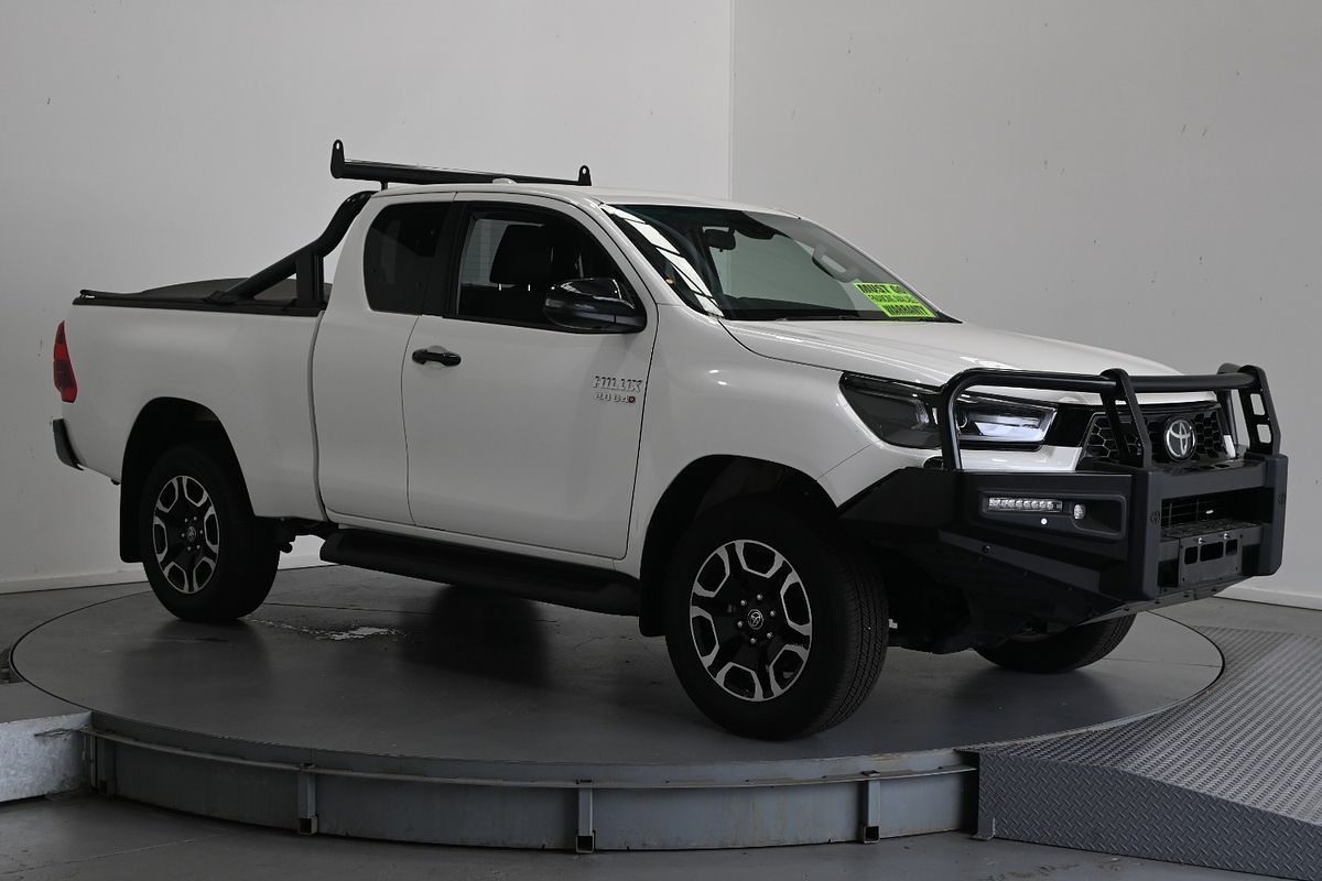 2024 Toyota Hilux SR5 GUN126R 4X4