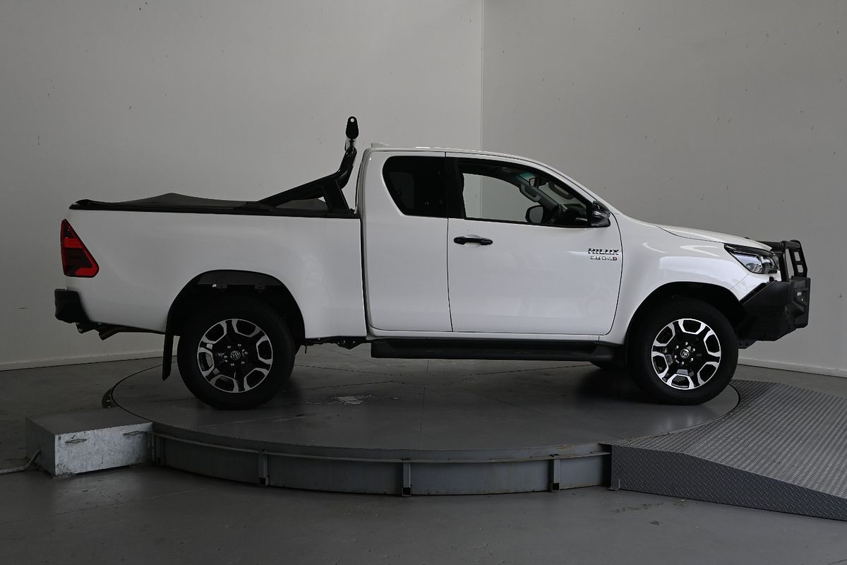 2024 Toyota Hilux SR5 GUN126R 4X4