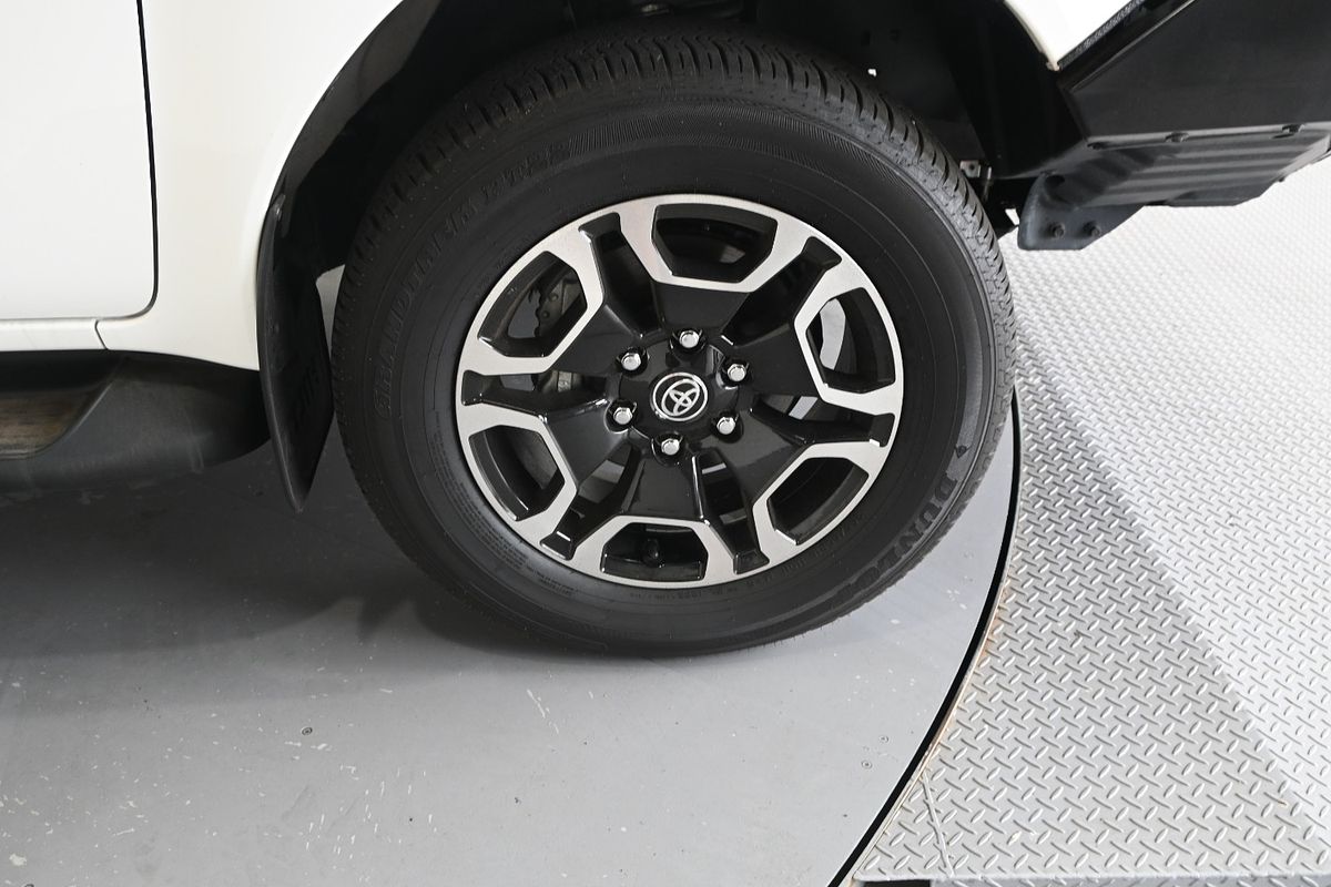 2024 Toyota Hilux SR5 GUN126R 4X4