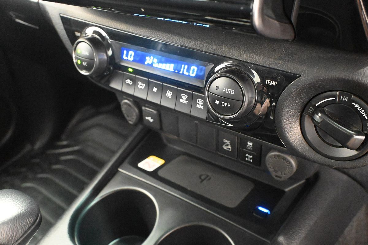 2024 Toyota Hilux SR5 GUN126R 4X4