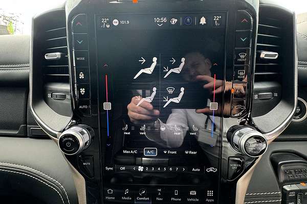 2024 RAM 2500 Laramie Rambox DJ 4X4