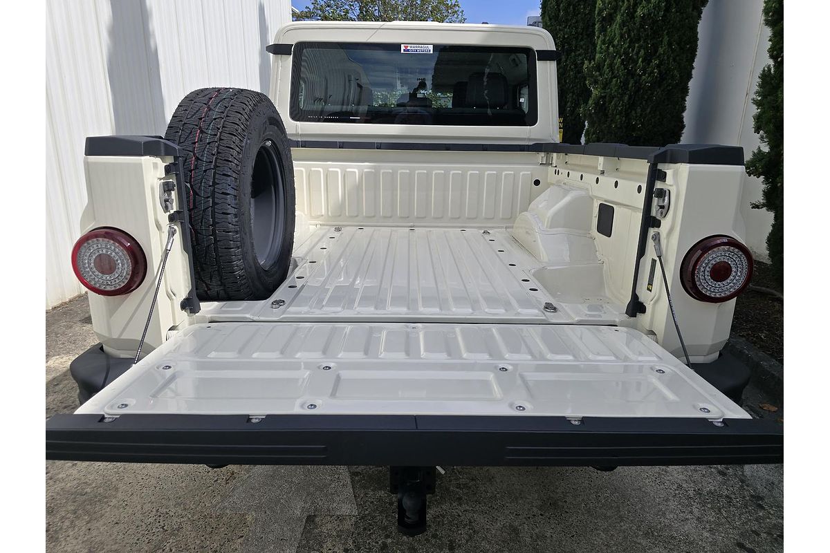 2024 INEOS Grenadier Quartermaster 4X4